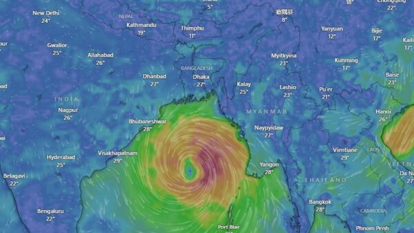 বঙ্গোপসাগরে ঘূর্ণিঝড় ‘ডানা’ ক্রমশ শক্তিশালী